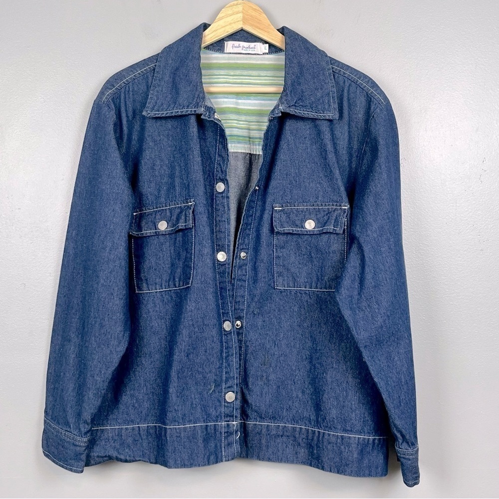 Fresh Produce 100% cotton lightweight blue denim snap front jacket, large.